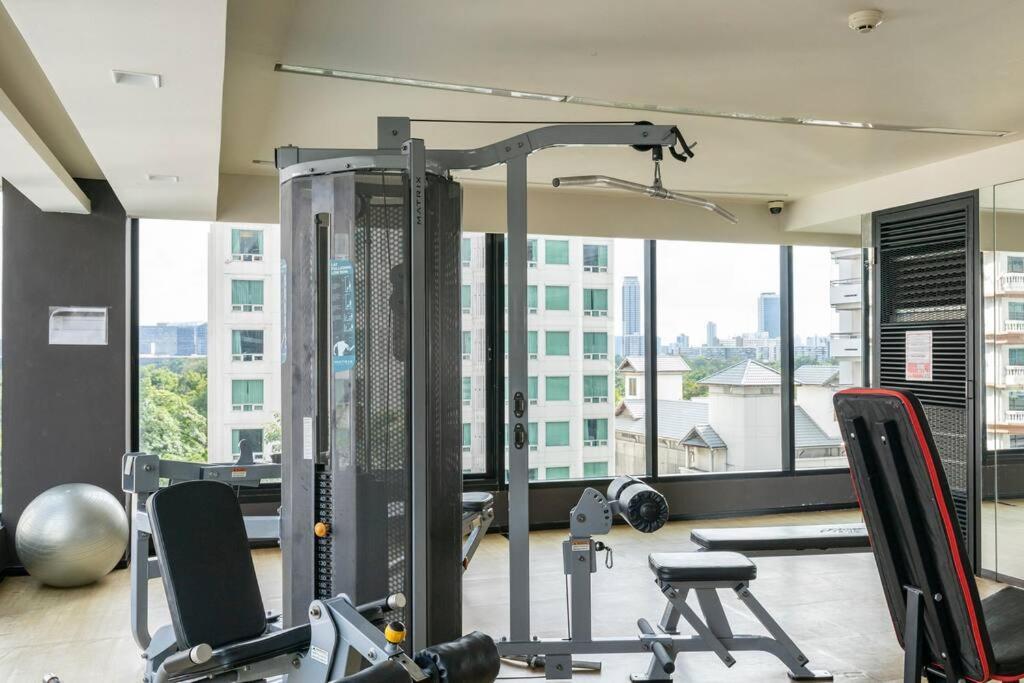 Stylish 1 Bedroom, Nice Pool,Bts Asok, Sukhumvit Bangkok Esterno foto
