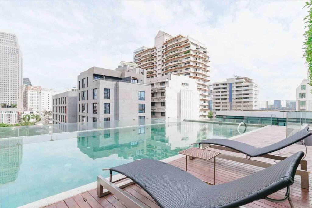 Stylish 1 Bedroom, Nice Pool,Bts Asok, Sukhumvit Bangkok Esterno foto