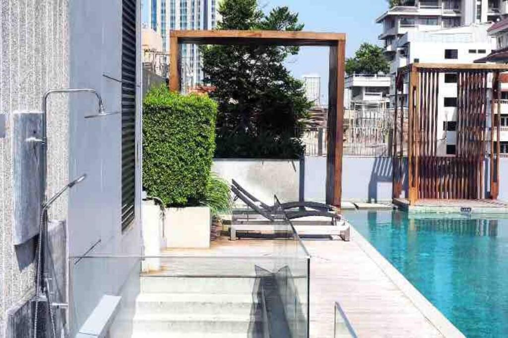 Stylish 1 Bedroom, Nice Pool,Bts Asok, Sukhumvit Bangkok Esterno foto